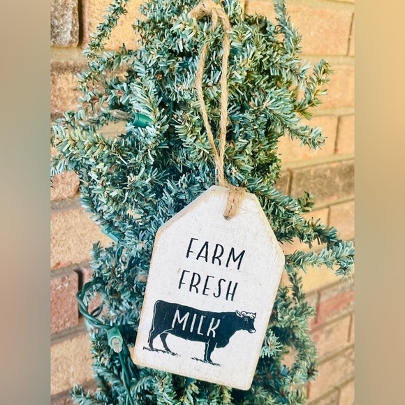 *Farm Fresh Milk Cow Wood Tag Ornament - Picture 6 of 13